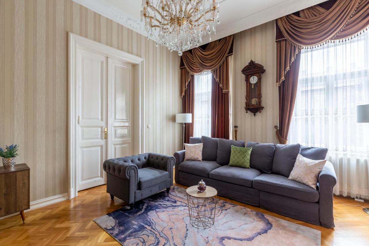 Luxury Next To The New York Cafe * Boedapest