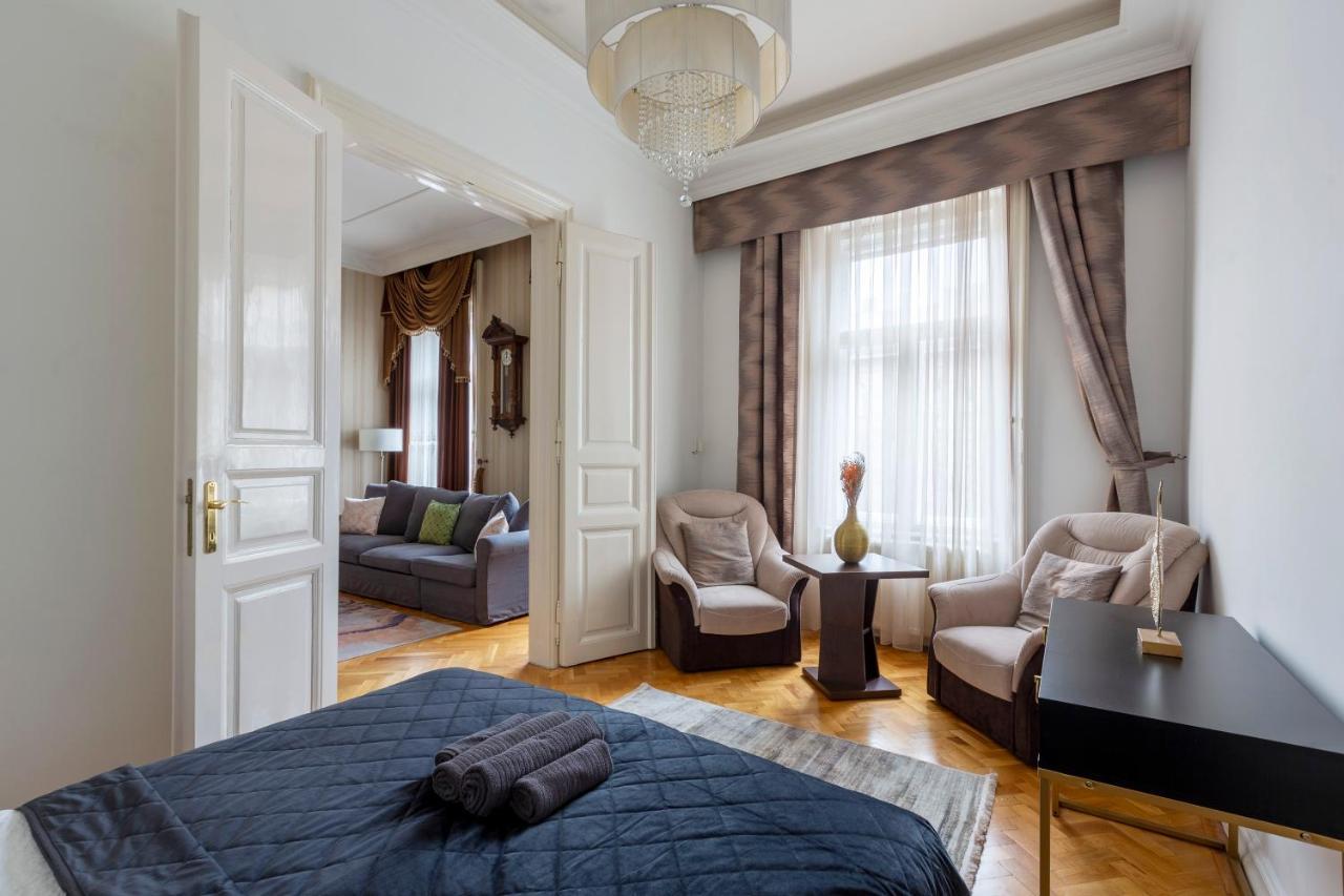 Apartamento Luxury Next To The New York Cafe