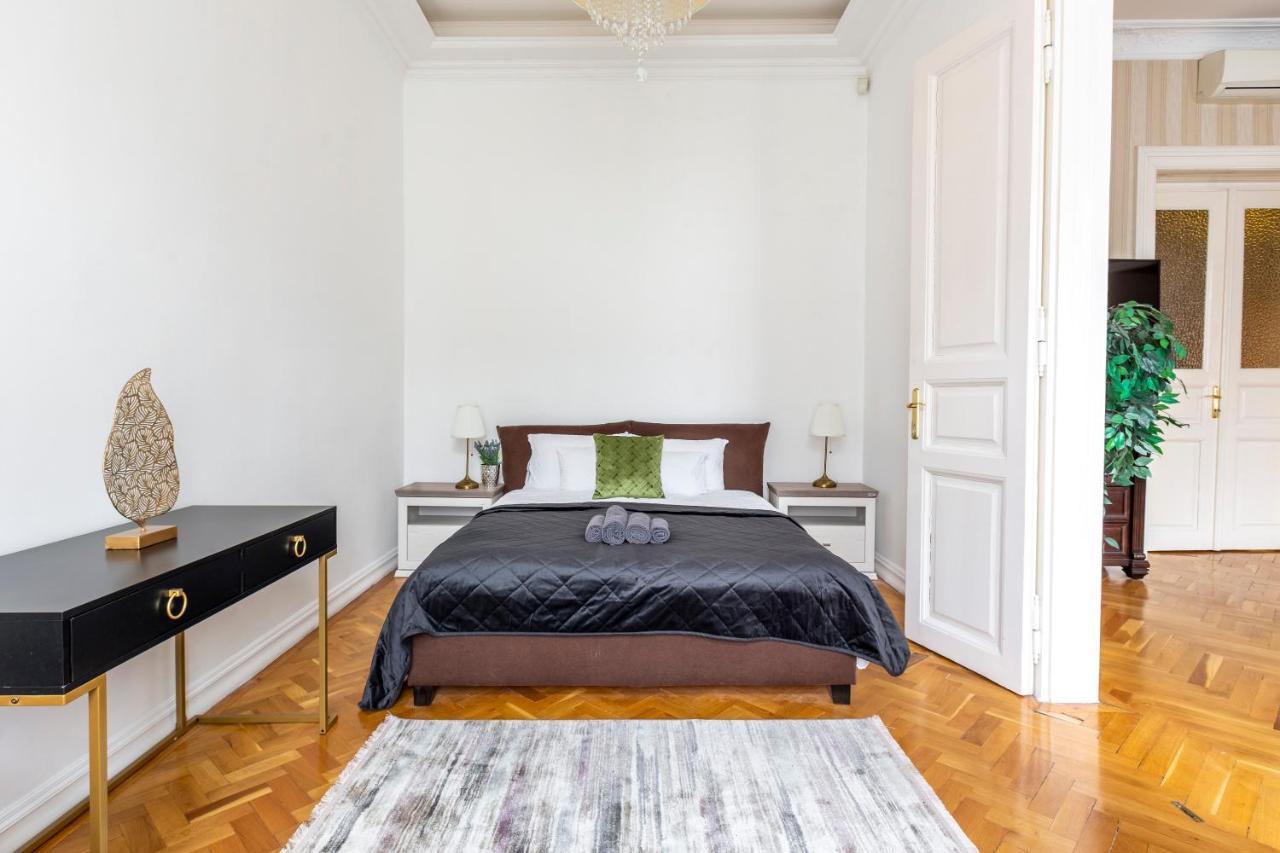 Appartement Luxury Next To The New York Cafe Budapest