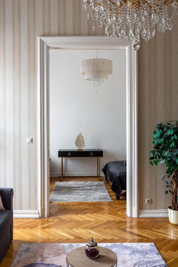 Appartement Luxury Next To The New York Cafe *